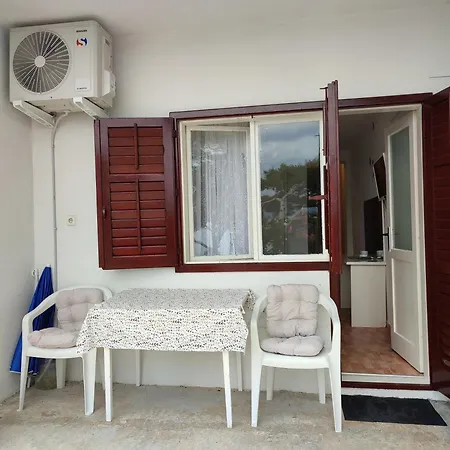 Apartment 12 Brela